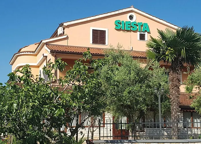 Siesta ゲストハウス ポレッチ